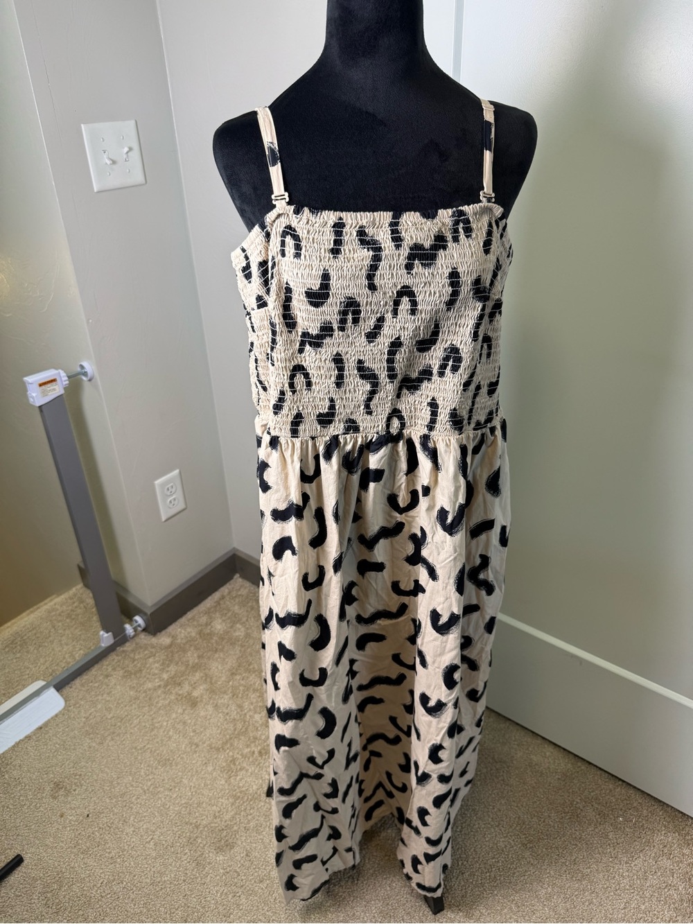 A New Day Cheetah Leopard Animal Print Sleeveless Smocked Maxi Dress Beige Tan L